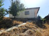 Yozgat Boğazlıyan ilçesi Uzunlu Kasabasında 3 dönümlük arazi içinde müstakil ev ve arsası